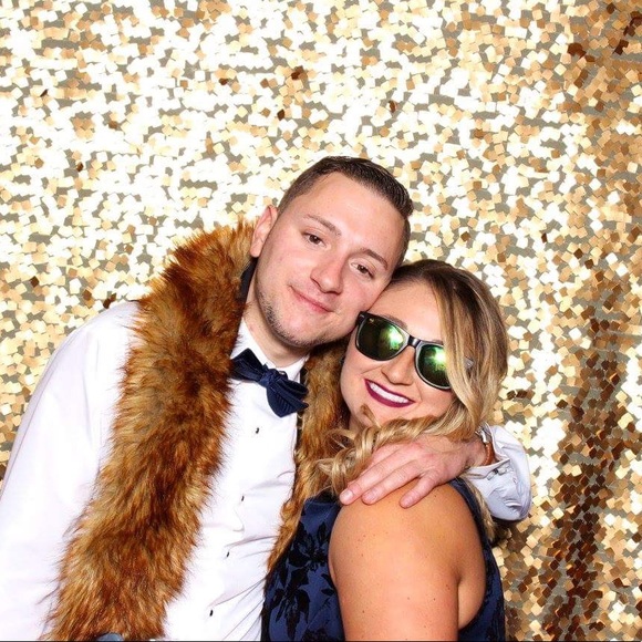 Meet your posher! - Picture 2 of 5